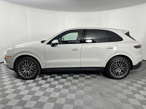 2022 Porsche Cayenne AWD