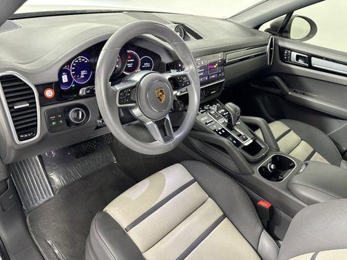 2022 Porsche Cayenne Platinum Edition