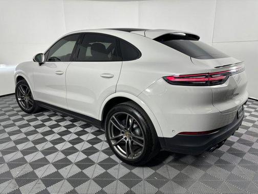 2022 Porsche Cayenne Platinum Edition