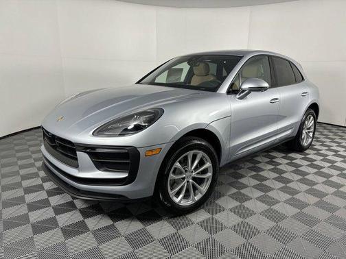 2025 Porsche Macan AWD