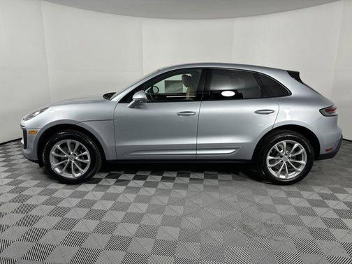2025 Porsche Macan AWD