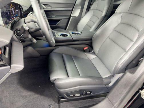 2025 Porsche Taycan RWD