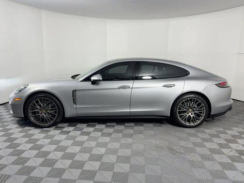 2023 Porsche Panamera Platinum Edition