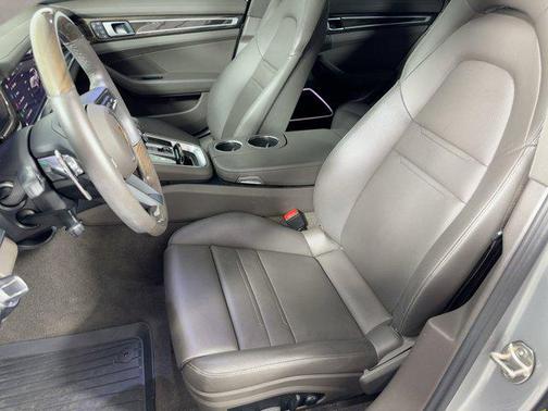 2023 Porsche Panamera Platinum Edition