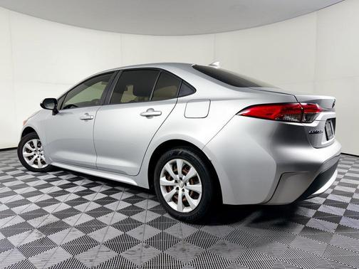 Classic Silver Metallic 2020 Toyota Corolla LE
