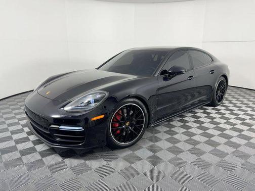 2020 Porsche Panamera GTS