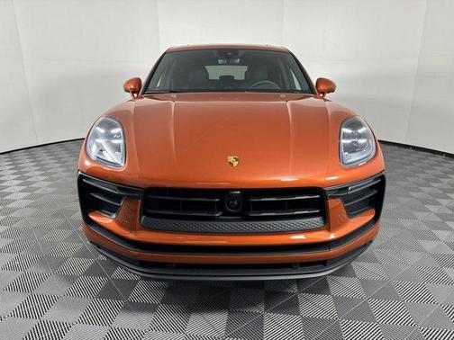 2025 Porsche Macan AWD