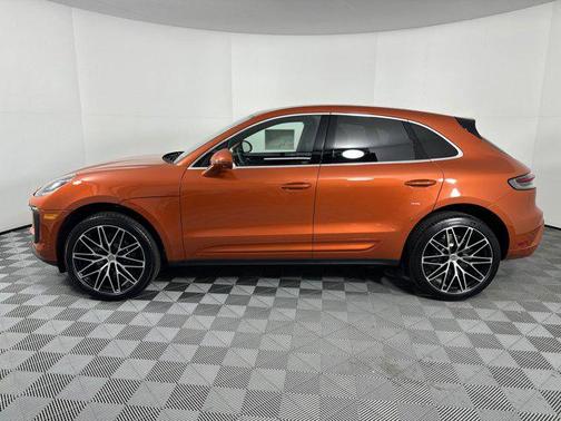 2025 Porsche Macan AWD