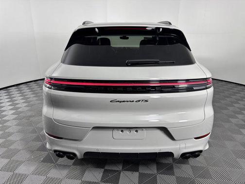 2025 Porsche Cayenne GTS