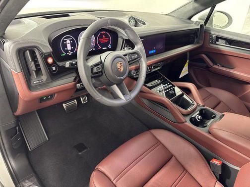 2025 Porsche Cayenne GTS