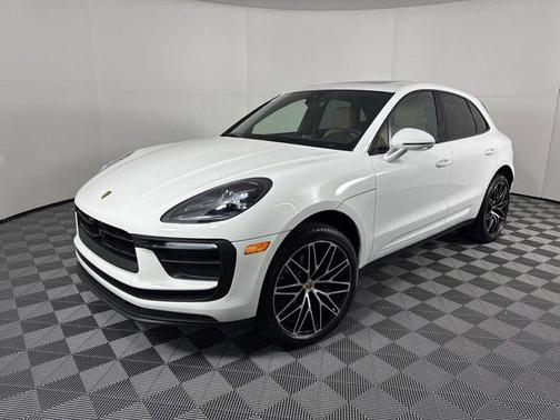 2025 Porsche Macan AWD