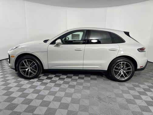 2025 Porsche Macan AWD