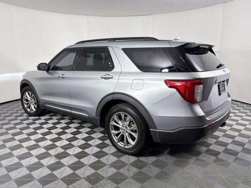 Iconic Silver Metallic 2020 Ford Explorer XLT