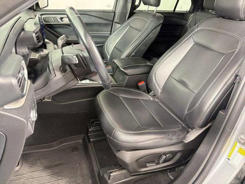 Iconic Silver Metallic 2020 Ford Explorer XLT