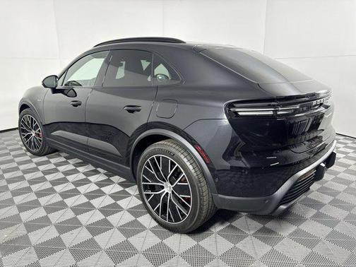2025 Porsche Macan 4S