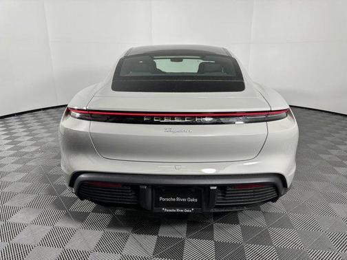 2025 Porsche Taycan RWD