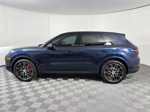Algarve Blue Metallic 2026 Porsche Cayenne S