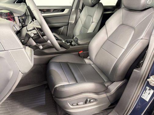 Algarve Blue Metallic 2026 Porsche Cayenne S