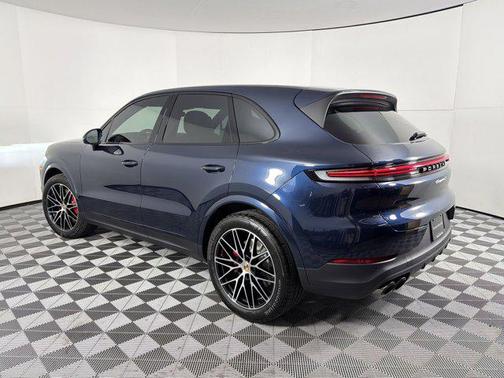 Algarve Blue Metallic 2026 Porsche Cayenne S