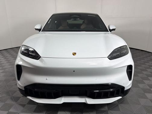 Carrara White Metallic 2026 Porsche Cayenne S