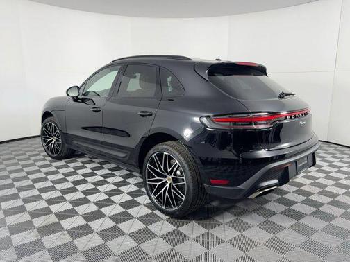 2026 Porsche Macan AWD