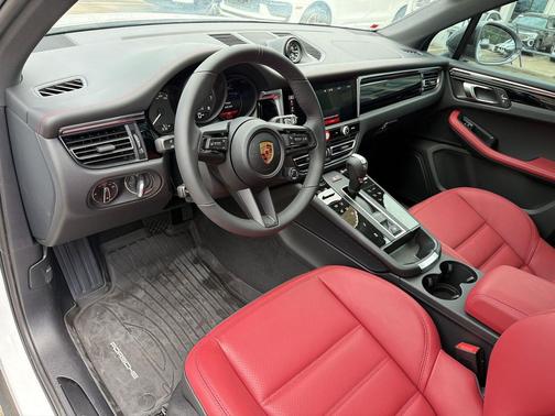 Carrara White Metallic 2026 Porsche Macan T
