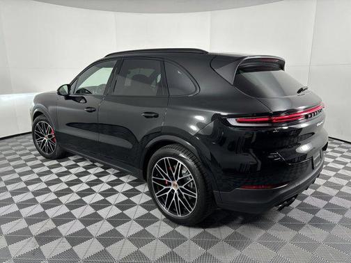 2025 Porsche Cayenne S