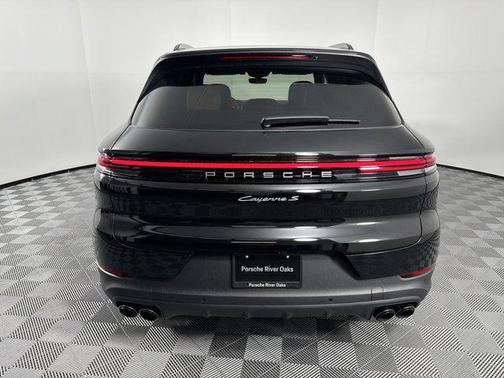 2025 Porsche Cayenne S