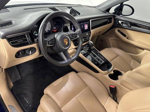 2023 Porsche Macan Base