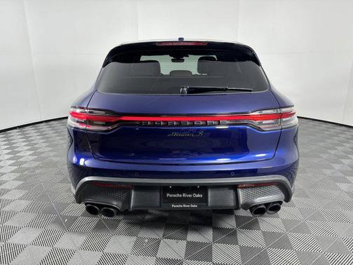 2023 Porsche Macan Base