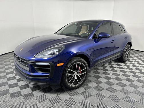 2023 Porsche Macan Base