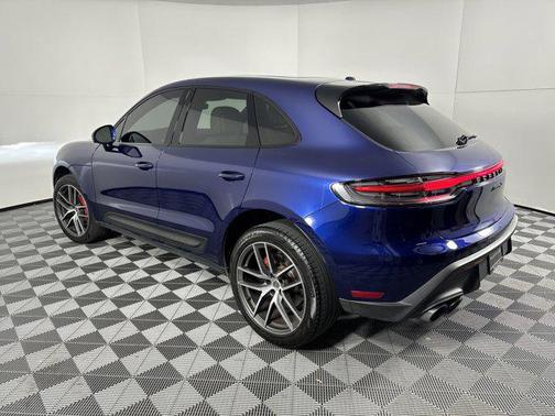 2023 Porsche Macan Base