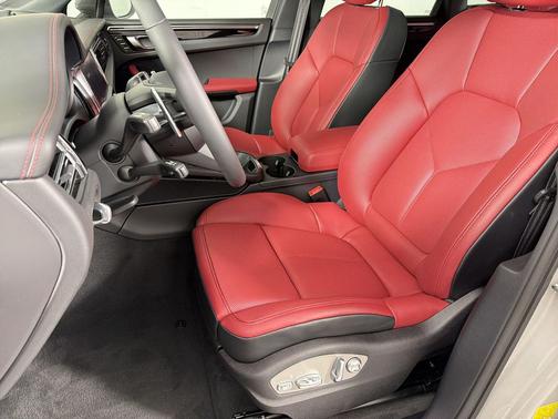 Chalk 2026 Porsche Macan Macan