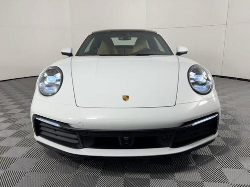 2021 Porsche 911 Carrera