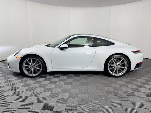 2021 Porsche 911 Carrera