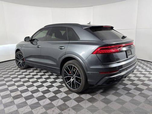 Daytona Gray Pearl Effect 2022 Audi Q8 55 Prestige