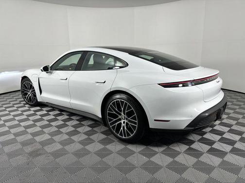 2022 Porsche Taycan RWD