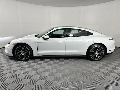 2022 Porsche Taycan RWD
