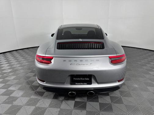 2017 Porsche 911 Carrera GTS