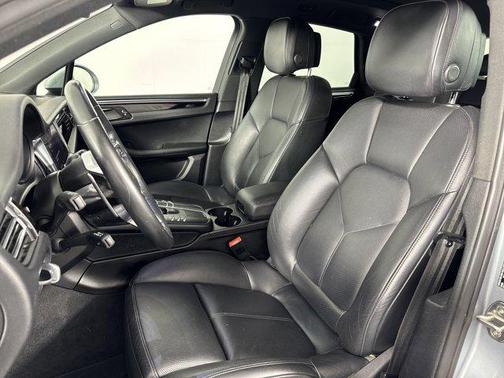 2020 Porsche Macan Base