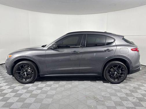 2021 Alfa Romeo Stelvio Base
