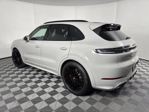 2026 Porsche Cayenne GTS