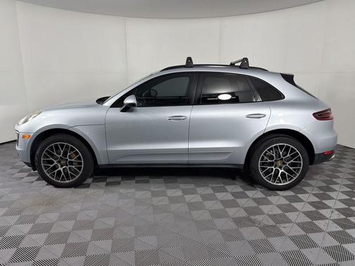 Rhodium Silver Metallic 2018 Porsche Macan Macan