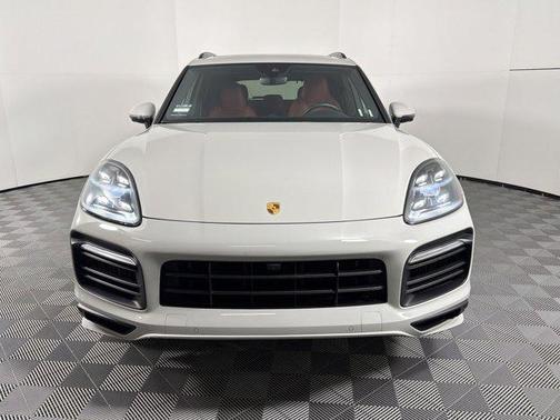 Chalk 2023 Porsche Cayenne GTS