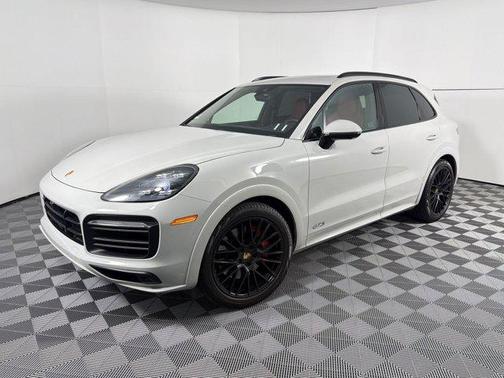 Chalk 2023 Porsche Cayenne GTS