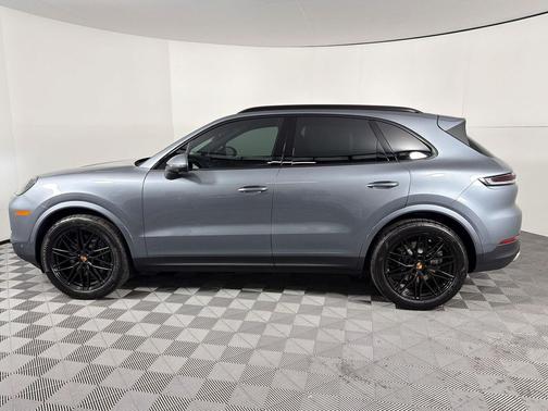 Vanadium Grey Metallic 2026 Porsche Cayenne Cayenne