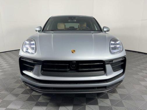 2026 Porsche Macan AWD