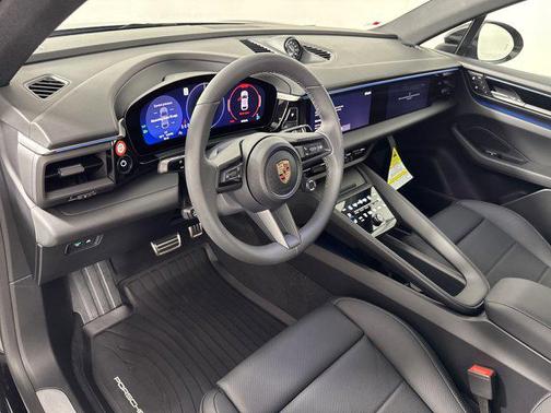 2025 Porsche Macan 4S