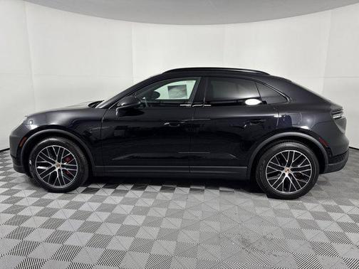 2025 Porsche Macan 4S