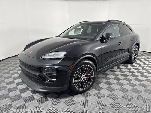 2025 Porsche Macan 4S